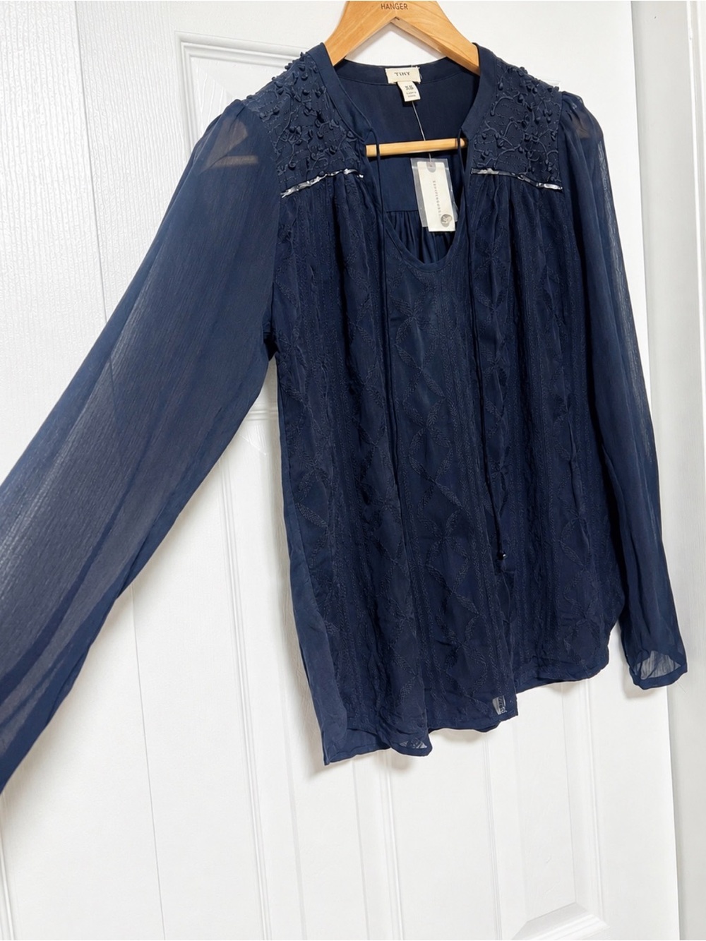 Anthropologie Tiny Paix Embroidered Blouse Navy XS NWT - Picture 2 of 7